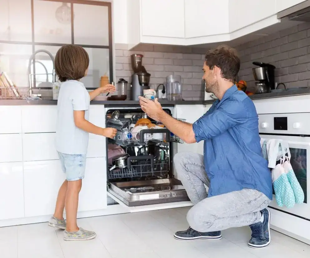 Gdzie ustawić zmywarkę w kuchni, aby maksymalnie ułatwić życie?