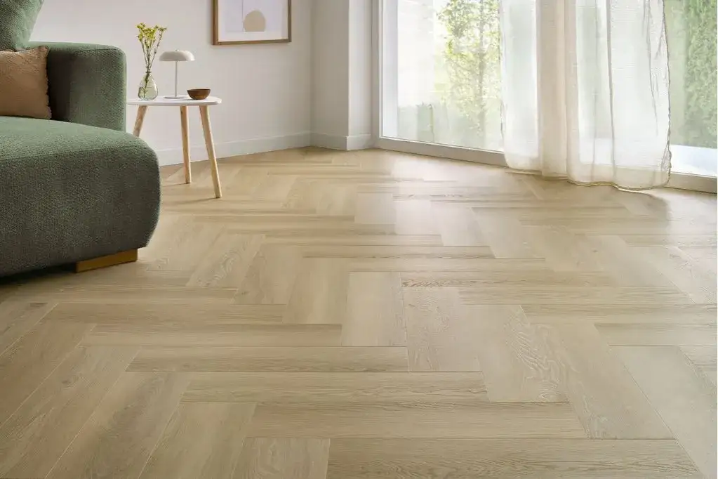 Profesjonalny poradnik: jak kłaść panele w jodełkę bez błędów i stresu