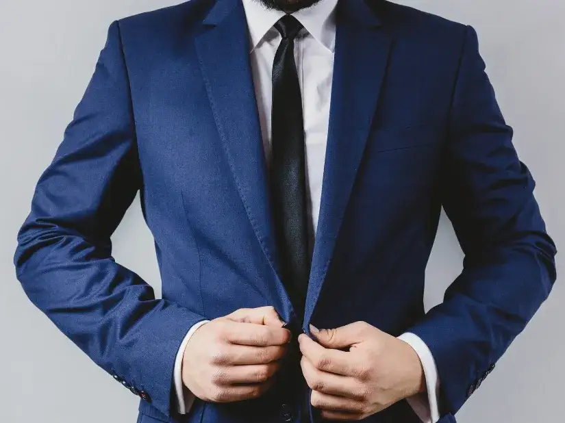 Czy kremacja jest w ubraniu? Ważne zasady i informacje dla rodzin