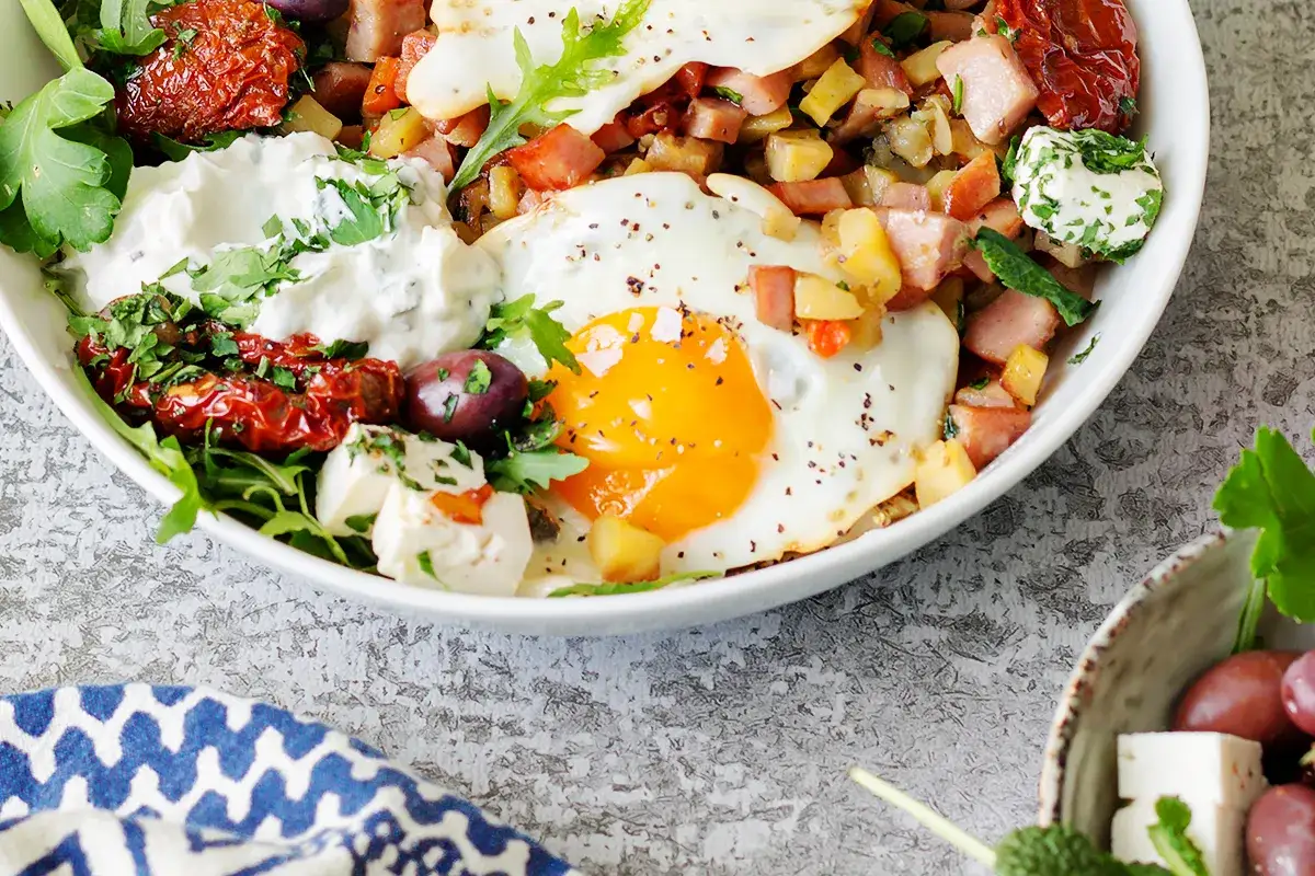 Co do jajka sadzonego na obiad? Smaczne dodatki, które zaskoczą