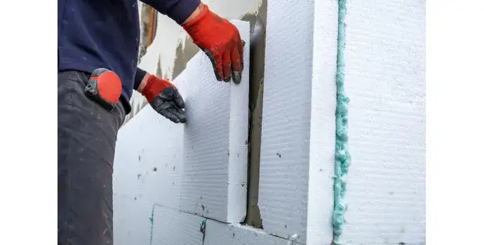 Jak zamontować listwę startową do styropianu bez błędów i frustracji