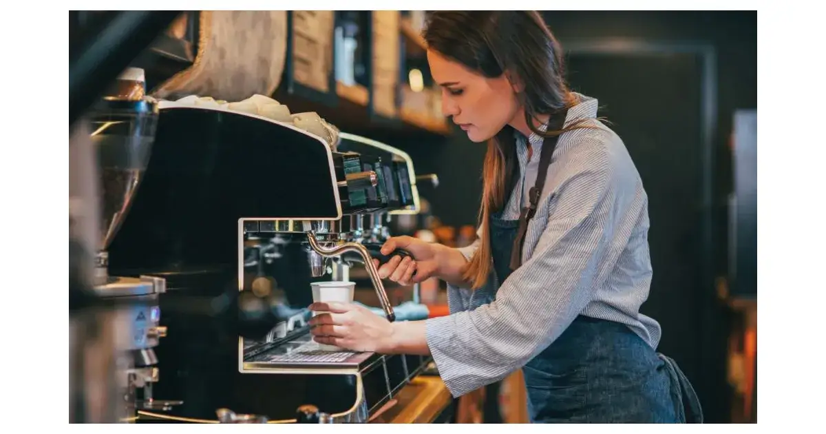 Ile prądu zużywa ekspres do kawy? Oblicz koszty i oszczędź!