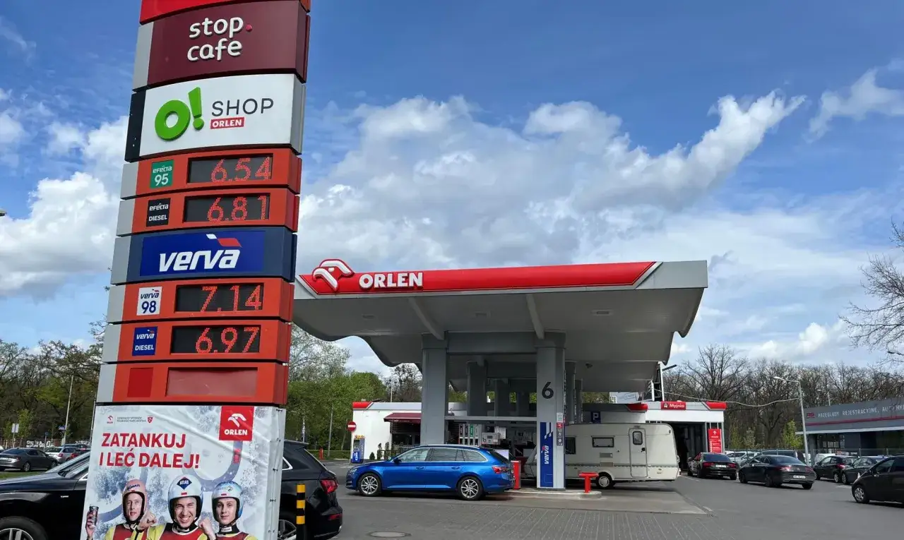 Ceny paliw na Orlenie: czy olej napędowy paruje? Diesel 6.81 zł, Verve Diesel 6.97 zł. Tankuj i leć dalej!