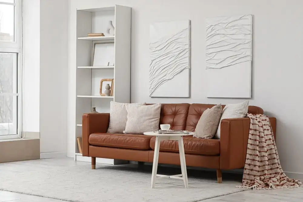 Skuteczne domowe sposoby na czyszczenie skórzanej kanapy bez ryzyka