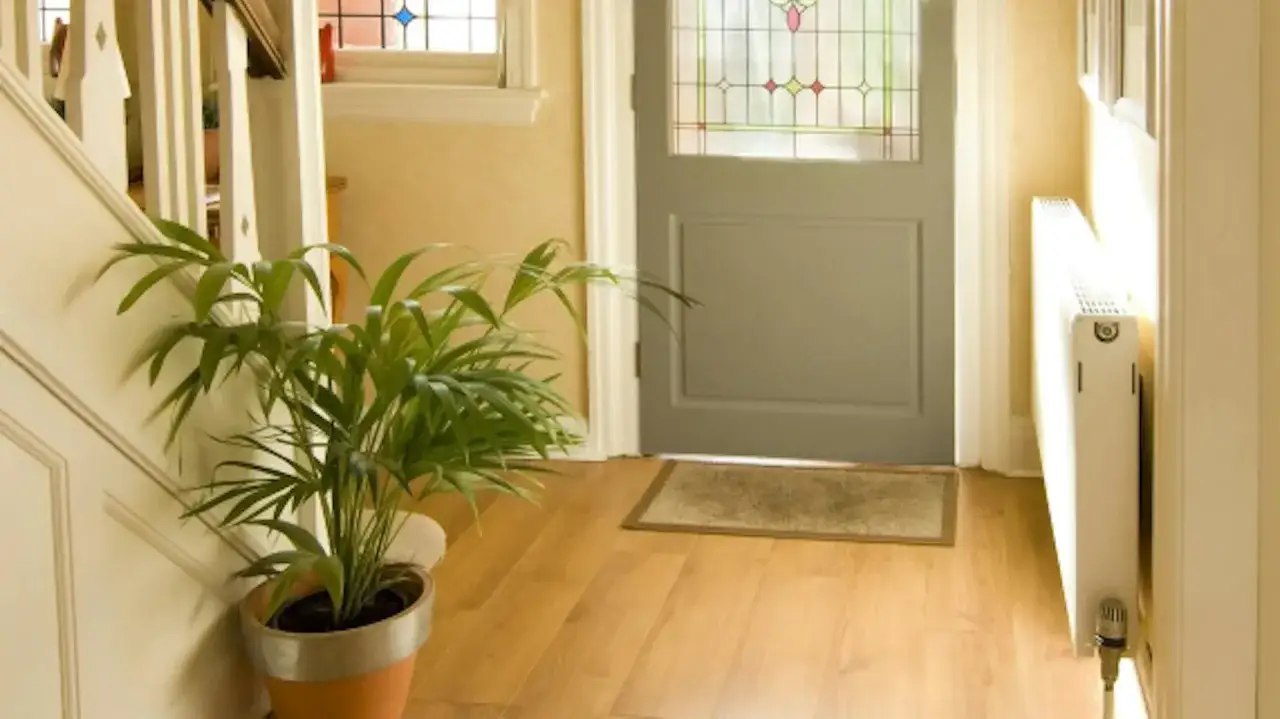 Najlepsze materiały na podłogę w przedpokoju – co wybrać, by uniknąć błędów?