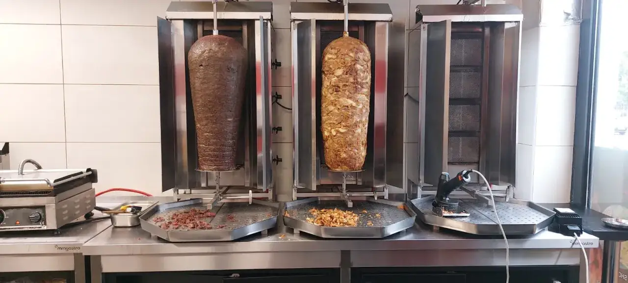 Ile gram mięsa w kebabie? Zaskakujące różnice, które musisz znać