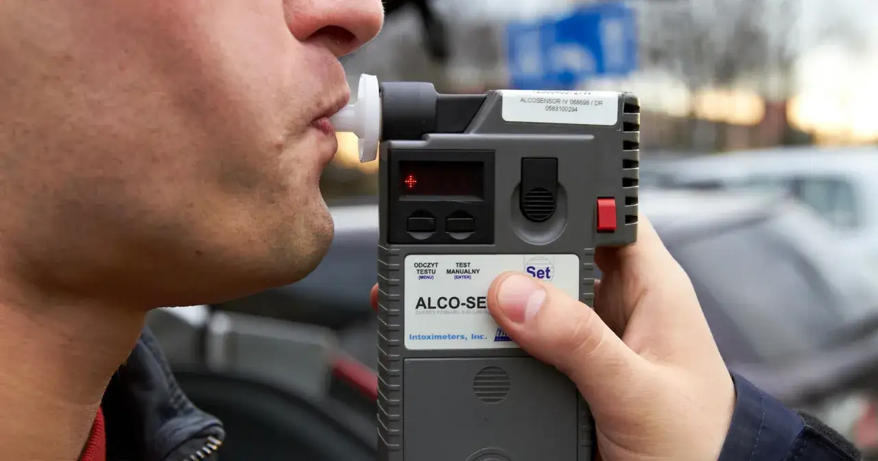 Badanie trzeźwości alkomatem: Kiedy płacisz, a kiedy nie?