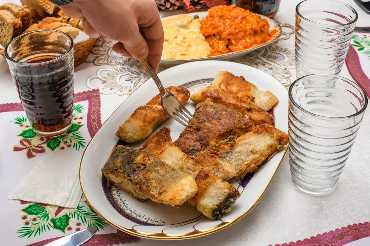 Ile smażymy rybę, aby była soczysta i idealnie usmażona?