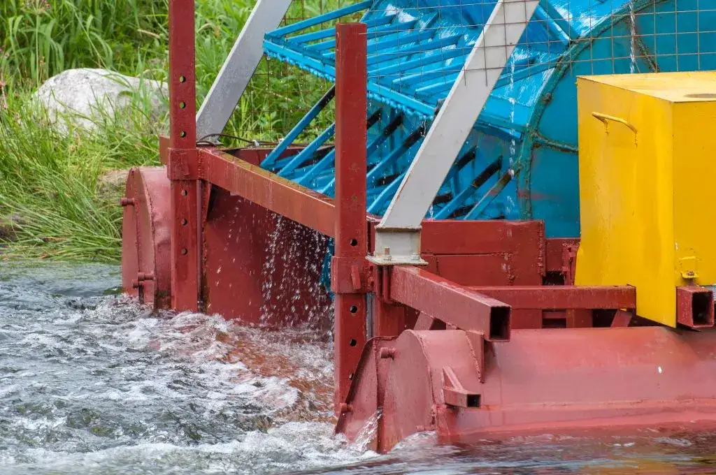 Jak elektrownia wodna turbina zmienia przyszłość energii w Polsce