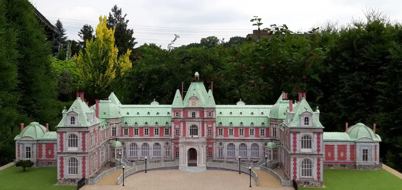 Godziny otwarcia pałacu w Świerklańcu – kiedy można zwiedzać?