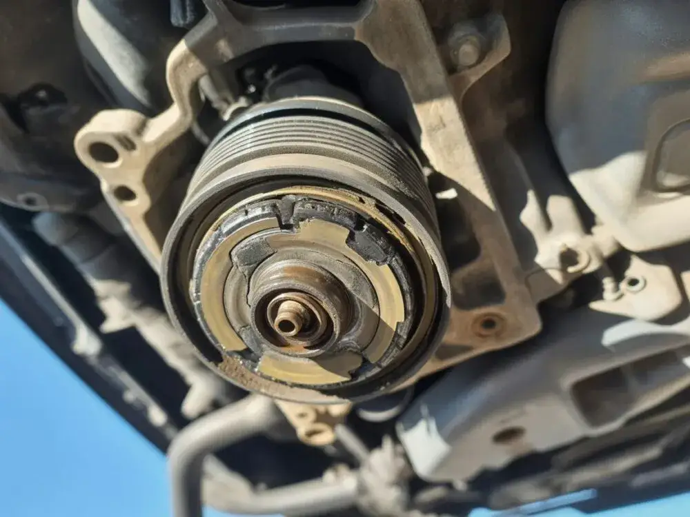 Klimatyzacja nie chłodzi? Uszkodzone sprzęgło: objawy, diagnostyka, koszty