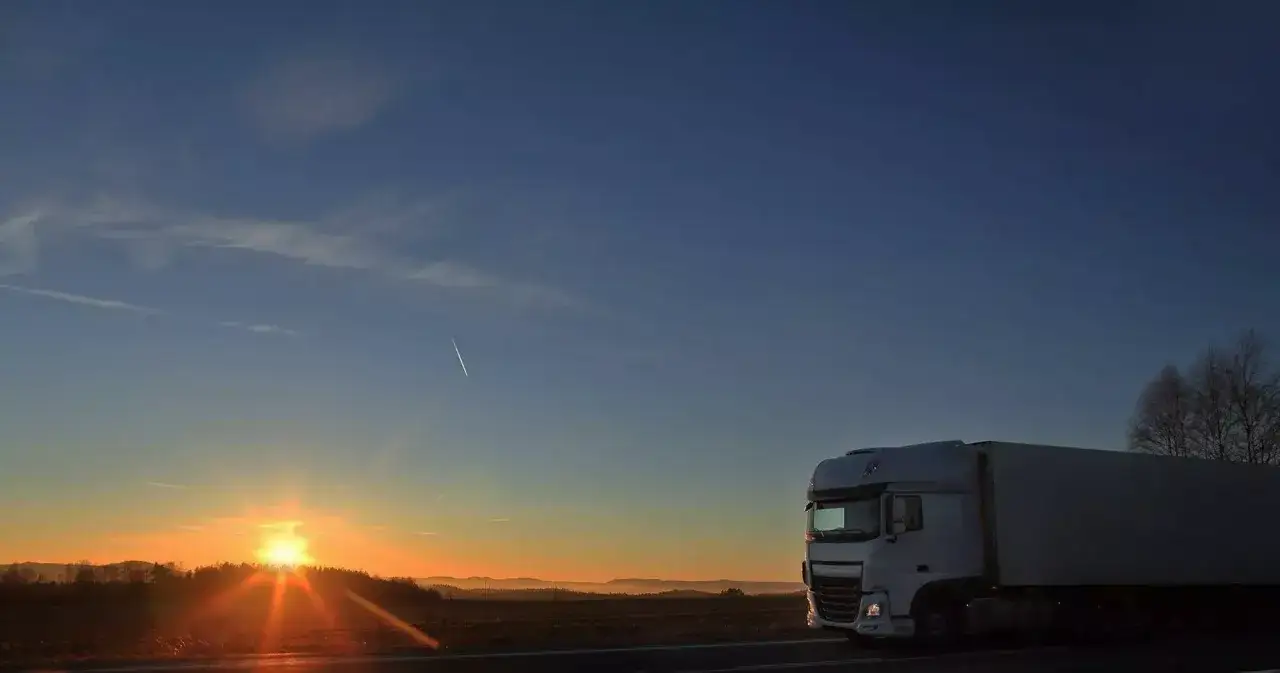 Ile trwa staż? Rodzaje, limity i Twoje prawa Maks Czerwiński