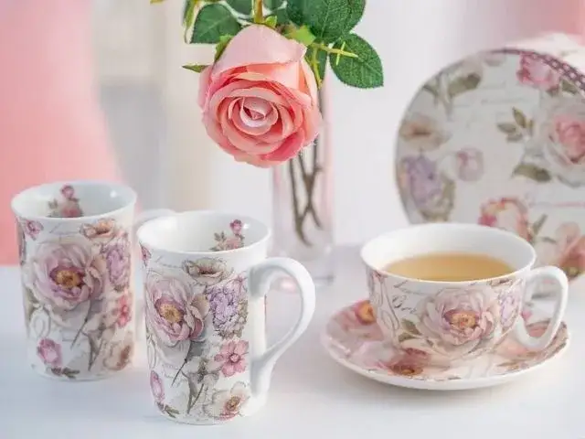 Najlepsze pomysły na prezent dla żony na urodziny, które ją zachwycą