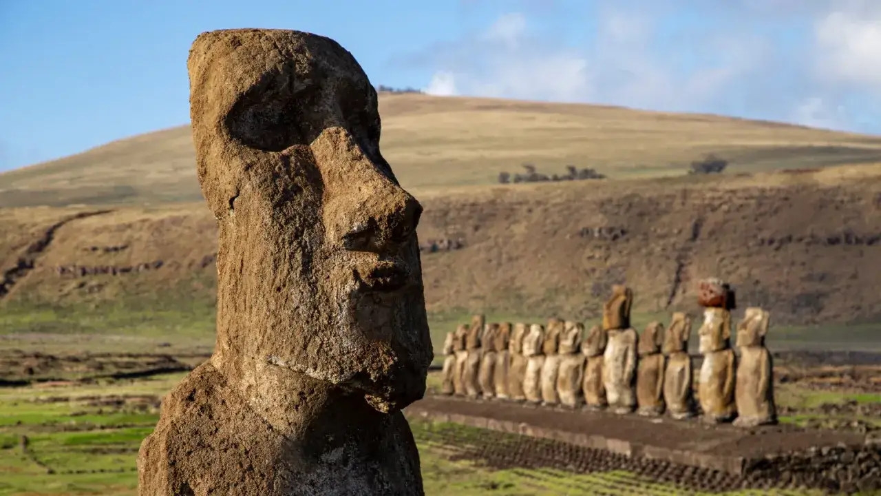 Gdzie leży Wyspa Wielkanocna? Odkryj sekrety Rapa Nui