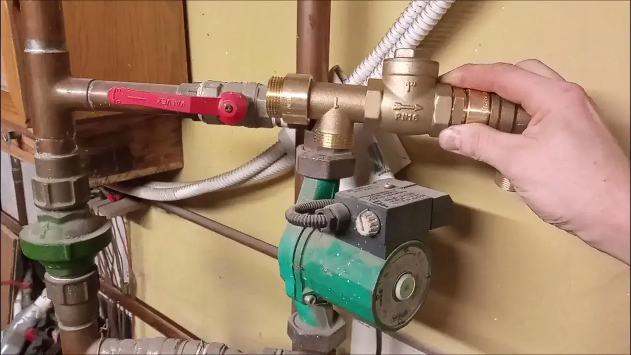 Dlaczego bojler szumi? Odkryj przyczyny i rozwiązania hałasu