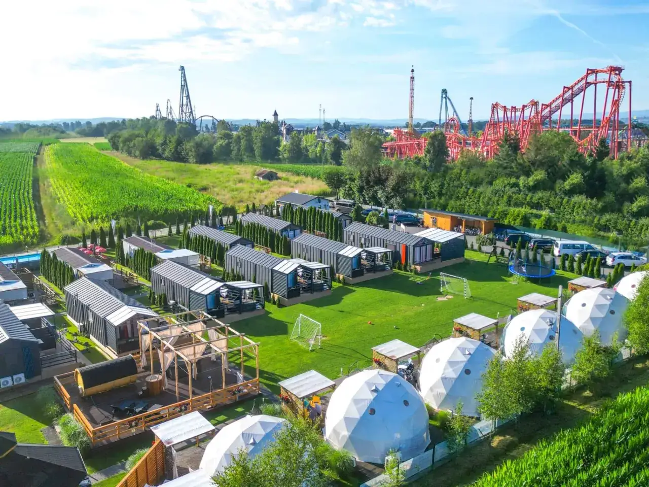 Nocleg Energylandia: Ile kosztuje? Sprawdź, jak nie przepłacić!