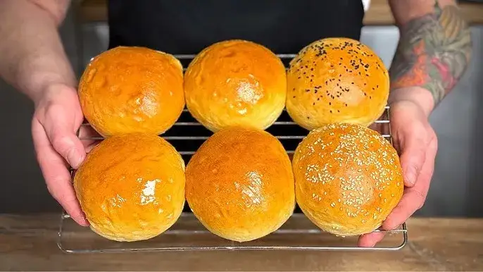 Jak podgrzać bułki do burgerów w piekarniku? Idealny sposób