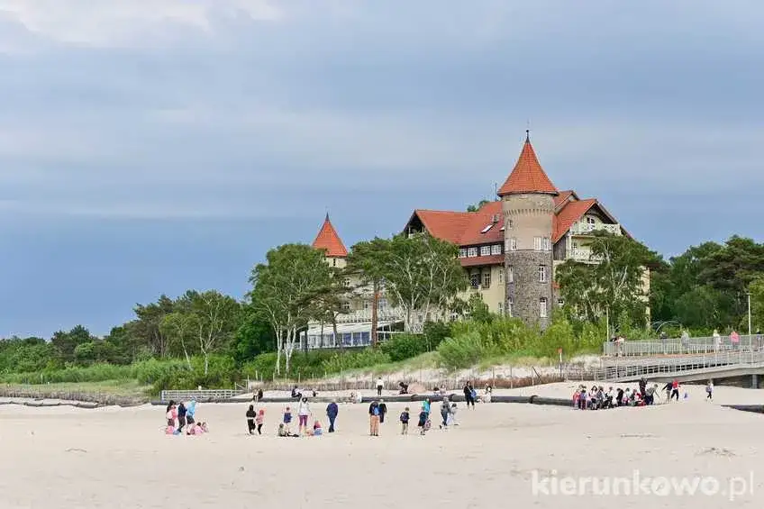 Łeba: Co zwiedzić? Odkryj atrakcje i zaplanuj idealny urlop!