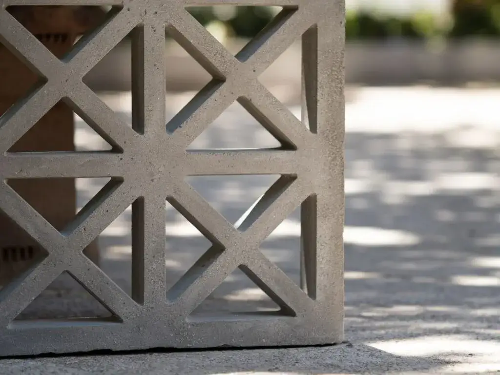 Jaki beton do odlewów: najlepsze mieszanki do dekoracyjnych form