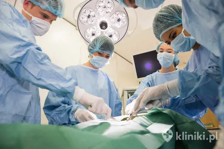 Chirurg ogólny: Co leczy, jakie zabiegi wykonuje?