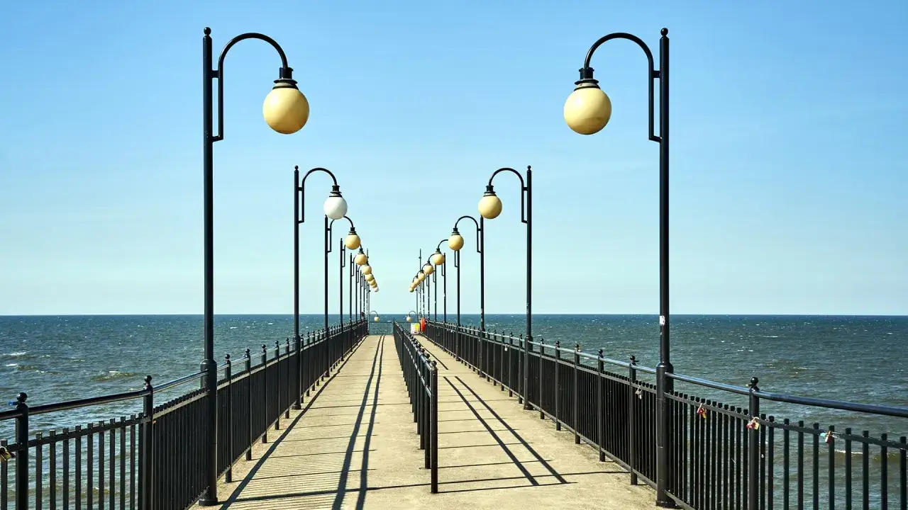 Najlepsze atrakcje w Międzyzdrojach, które musisz zobaczyć na wakacjach