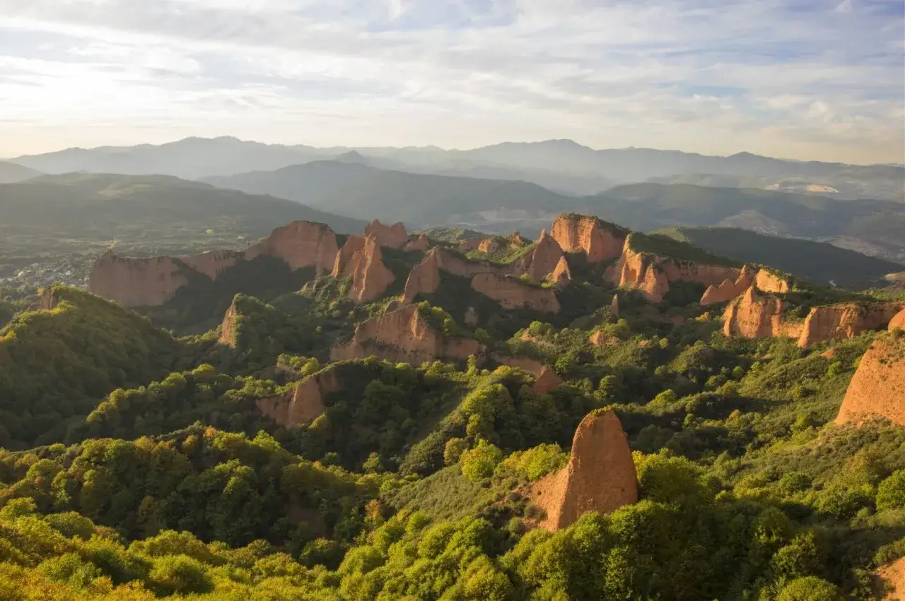 Co zobaczyć w Hiszpanii? Odkryj 49 cudów UNESCO i ukryte perełki
