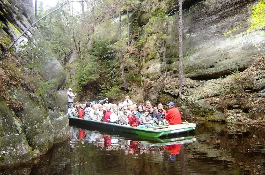 Jak daleko do Skalnego Miasta z Polanicy i czy warto jechać? Fakty