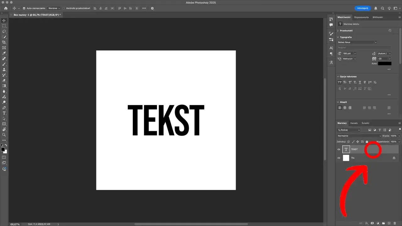 Ekran programu Photoshop z czarnym tekstem "TEKST" na białym tle i panelem warstw.