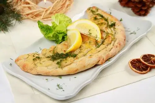 Co można zrobić z drożdży na obiad? 5 smacznych przepisów, które zaskoczą