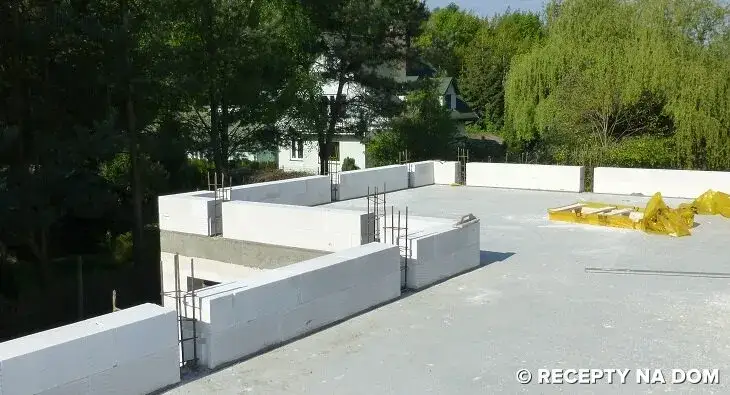 Jak prawidłowo wzmocnić ściankę kolankową - kluczowe zasady zbrojenia