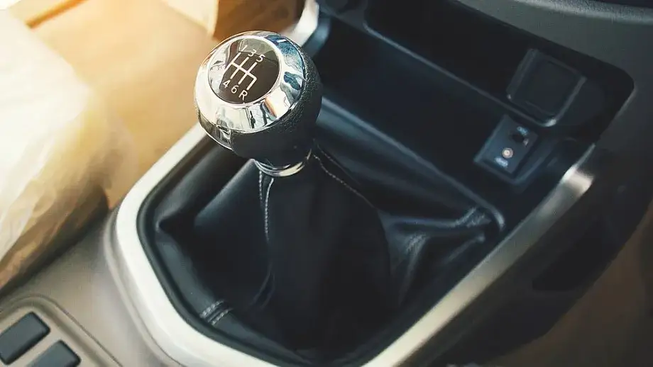 Co ile wymiana oleju w skrzyni manualnej? Uniknij kosztownych błędów