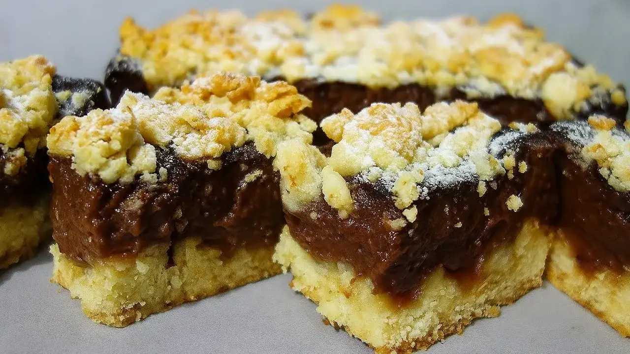 Pyszne ciasto z budyniem z olejem - łatwy przepis krok po kroku