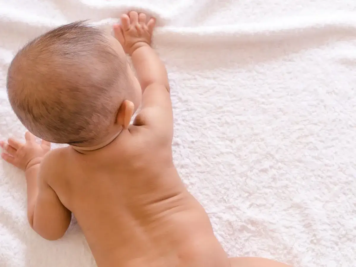 Ile pieluch tetrowych dla noworodka? Konkretne liczby i porady