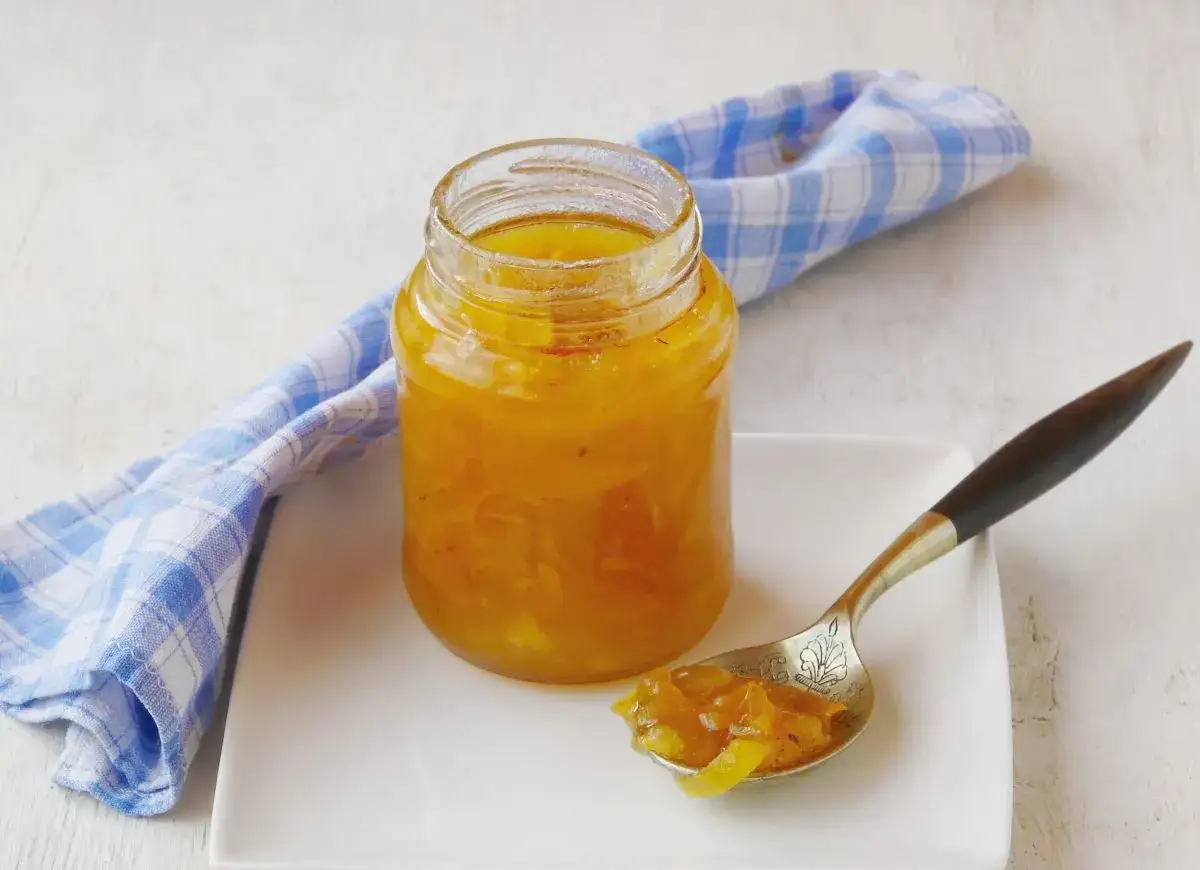 Domowy dżem pigwowy do herbaty. Prosty przepis na pyszny kompot z pigwy