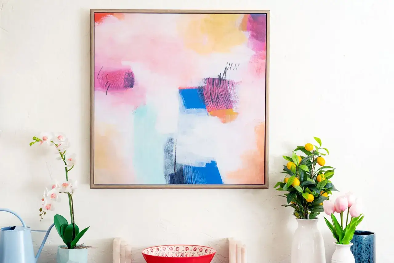 Kolorowy obraz abstrakcyjny na płótnie, pełen pastelowych barw i dynamicznych pociągnięć pędzla. Wspaniałe pomysły na obraz na płótnie do Twojego wnętrza.