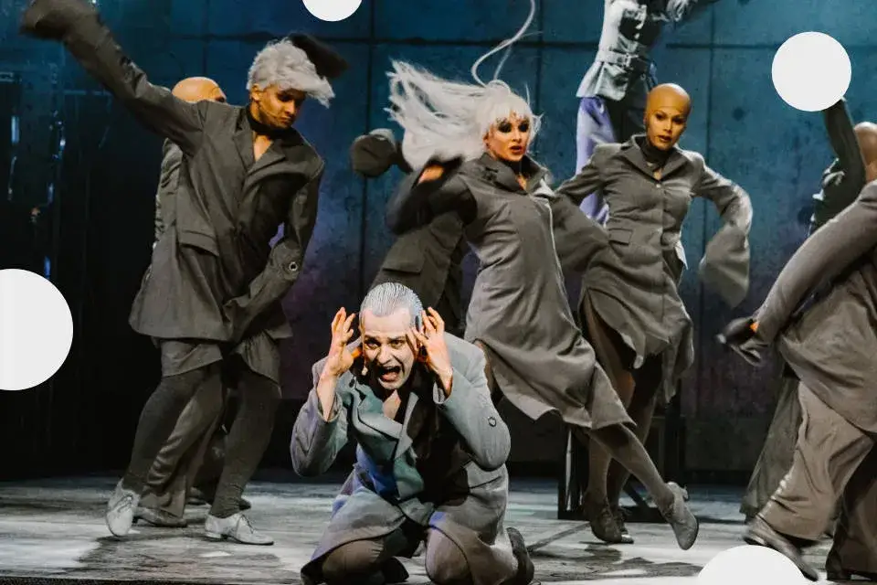 Teatr muzyczny spektakle – najciekawsze przedstawienia w Polsce