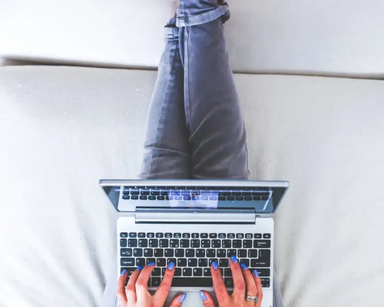 Jak napisać dobre CV bez doświadczenia zawodowego i zdobyć wymarzoną pracę