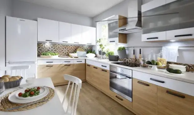 Jak dobrze zagospodarować szafki w kuchni i uniknąć bałaganu