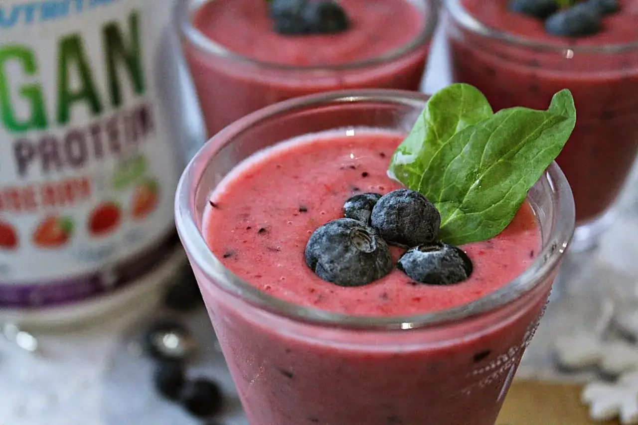 Koktajl białkowy: Jak skutecznie wspierać regenerację mięśni?