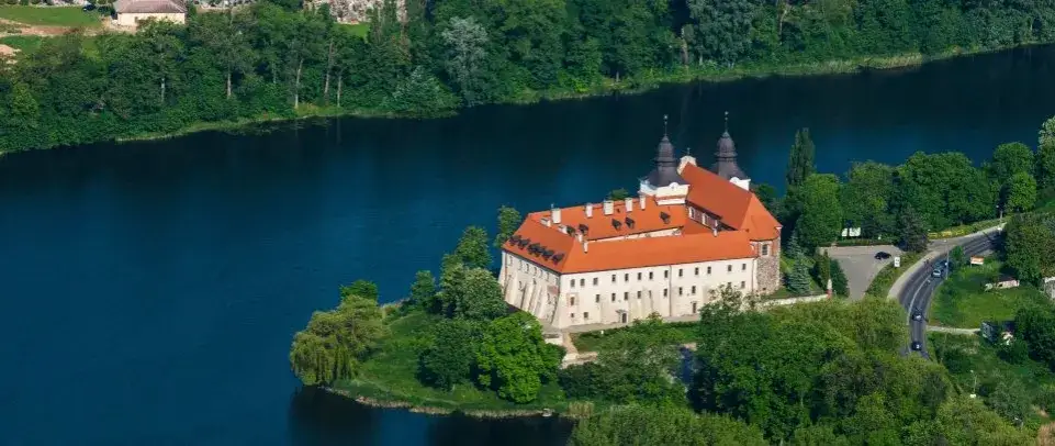 Mogilno atrakcje, które zaskoczą każdego turystę i umilą czas