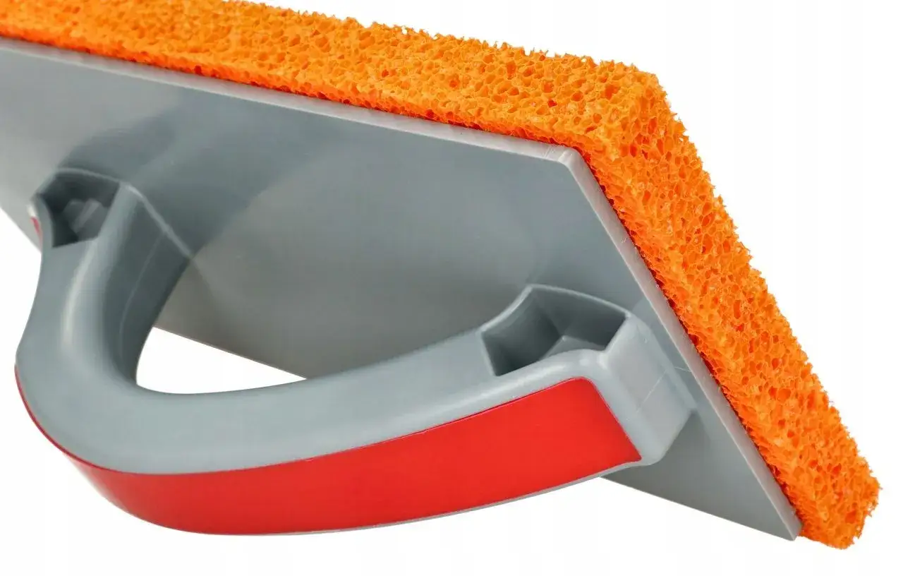 Jaką gąbkę do zacierania tynku wybrać, aby uniknąć błędów?