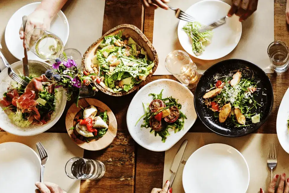 Jakie mięso na komunie? Sprawdź najlepsze tradycyjne dania