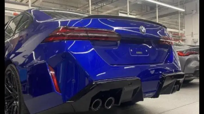 Nowy BMW M5 2025: co warto wiedzieć o nadchodzącym modelu i jego zmianach