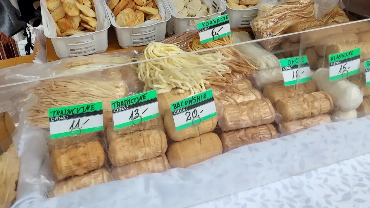 Kiedy są prawdziwe oscypki? Sprawdź, kiedy je kupić i smakować