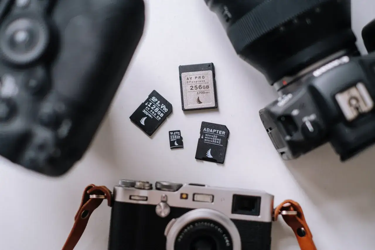 Jaką kartę do aparatu wybrać, aby uniknąć problemów z nagrywaniem?