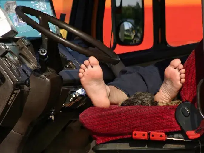 Ile wynosi ryczałt za nocleg kierowcy? Sprawdź, co musisz wiedzieć