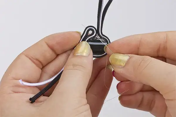 Kolczyki ze sznurka jak zrobić - proste techniki i porady dla początkujących