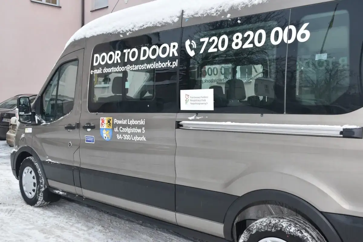 Jak dojechać z Lęborka do Łeby? Sprawdź najlepsze opcje transportu