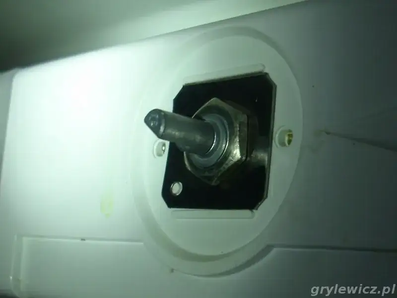 Sprawdź termostat w lodówce: Diagnozuj sam, oszczędź na serwisie!