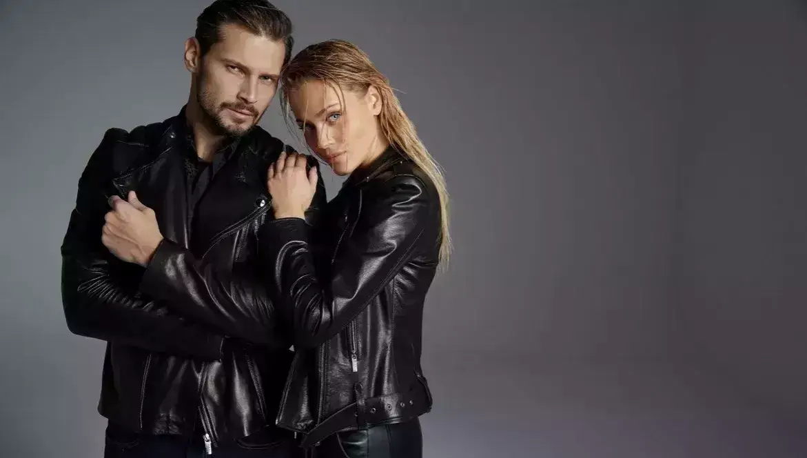 Jak ubrać się na koncert rockowy? Styl, wygoda i gotowe zestawy.